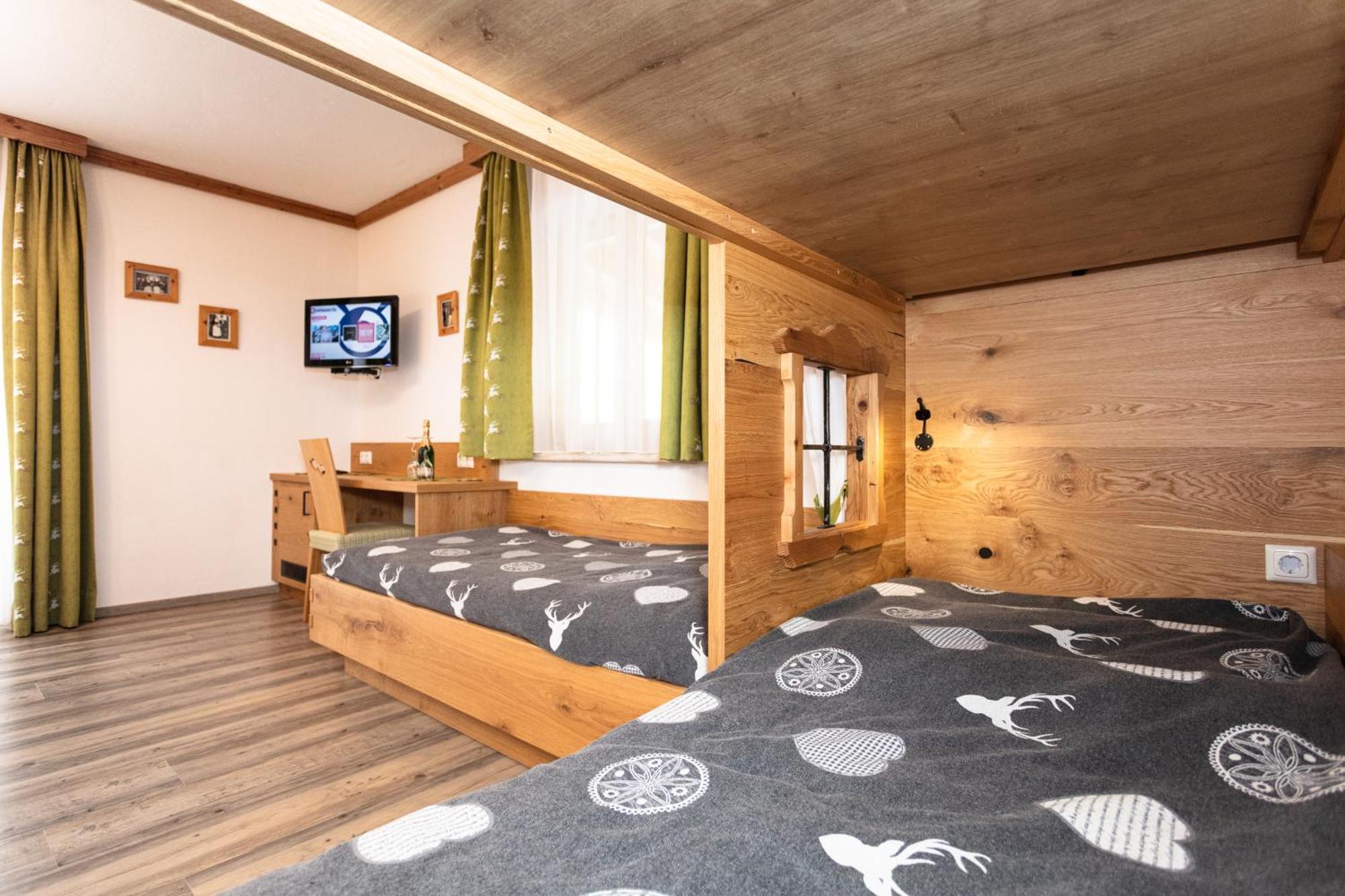 Hotel-Pension Lackenbauer Bad Hofgastein Pokoj fotografie